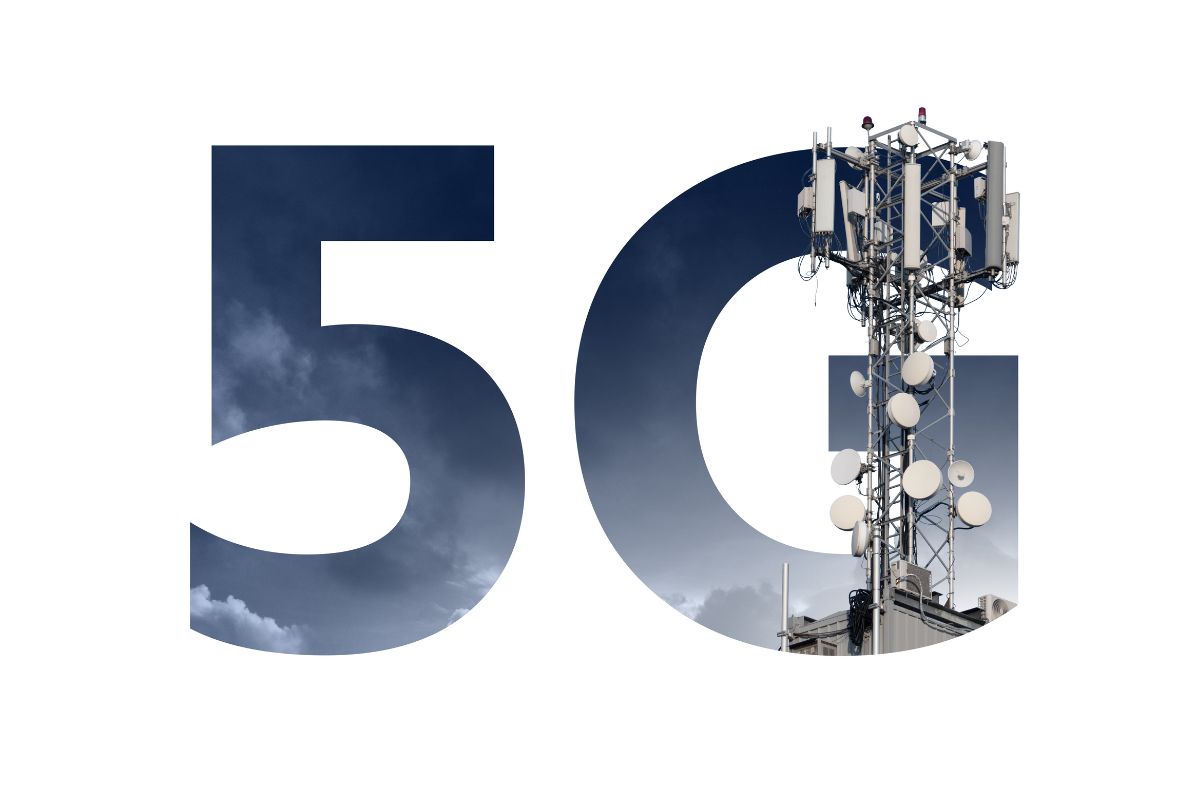 Logo of 5G with an image of tower